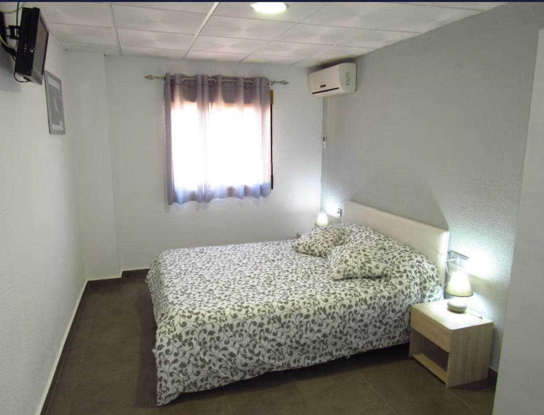 Hotel Restaurant Cau Blanch Useras Экстерьер фото