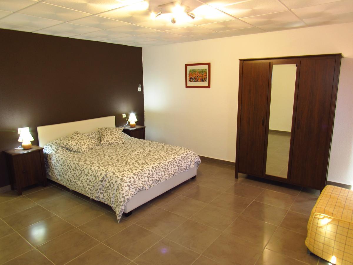 Hotel Restaurant Cau Blanch Useras Экстерьер фото